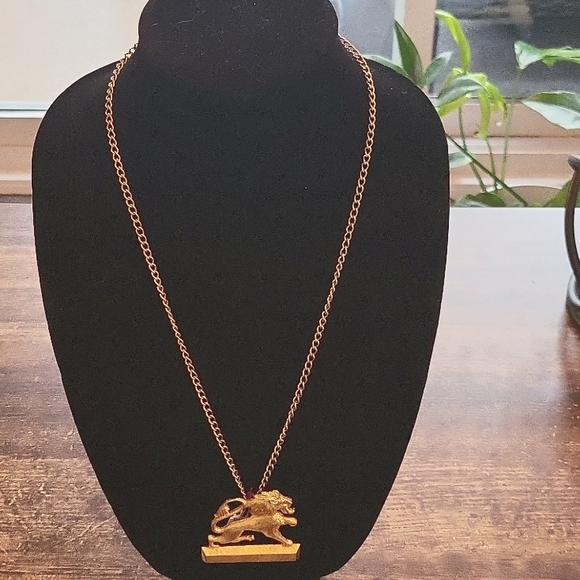 Vintage Castlecliff Lion Necklace - Picture 1 of 8
